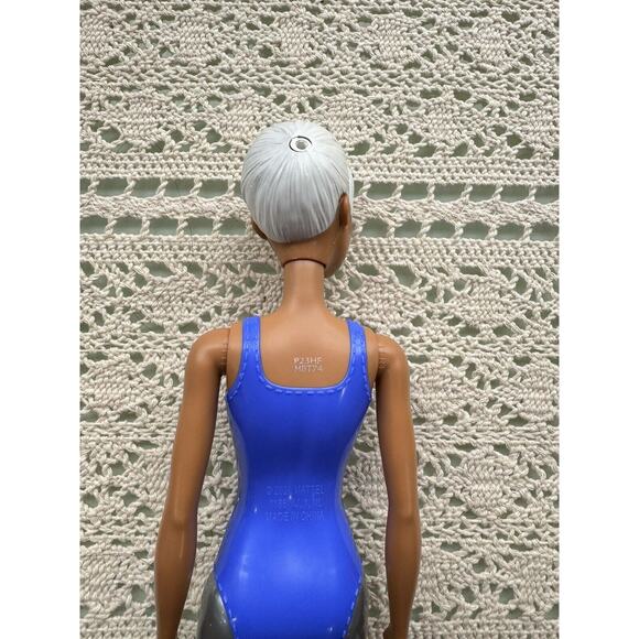 Barbie Color Reveal 2021 Advent Calendar 25 Surprises & Color Reveal Doll Only - Picture 5 of 7